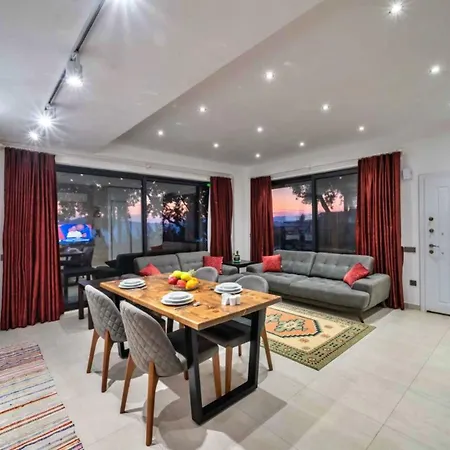 2 Bedroom 5 Minutes Drive To The Town *