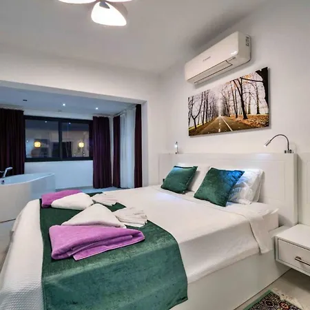 Villa 2 Bedroom 5 Minutes Drive To The Town *