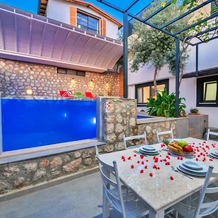 Villa 2 Bedroom 5 Minutes Drive To The Town *