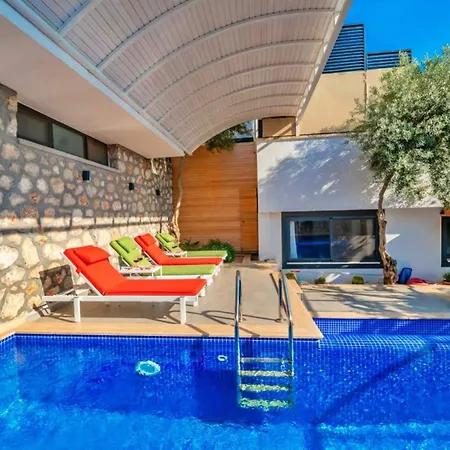 2 Bedroom 5 Minutes Drive To The Town Villa *
