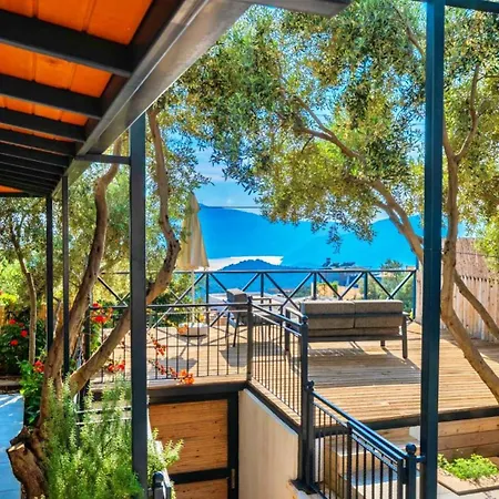 2 Bedroom 5 Minutes Drive To The Town Villa